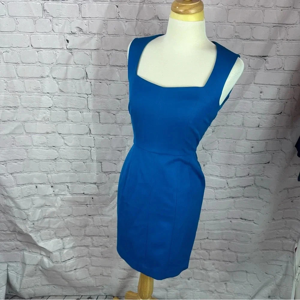 Banana republic sleeveless blue dress size 4 petite